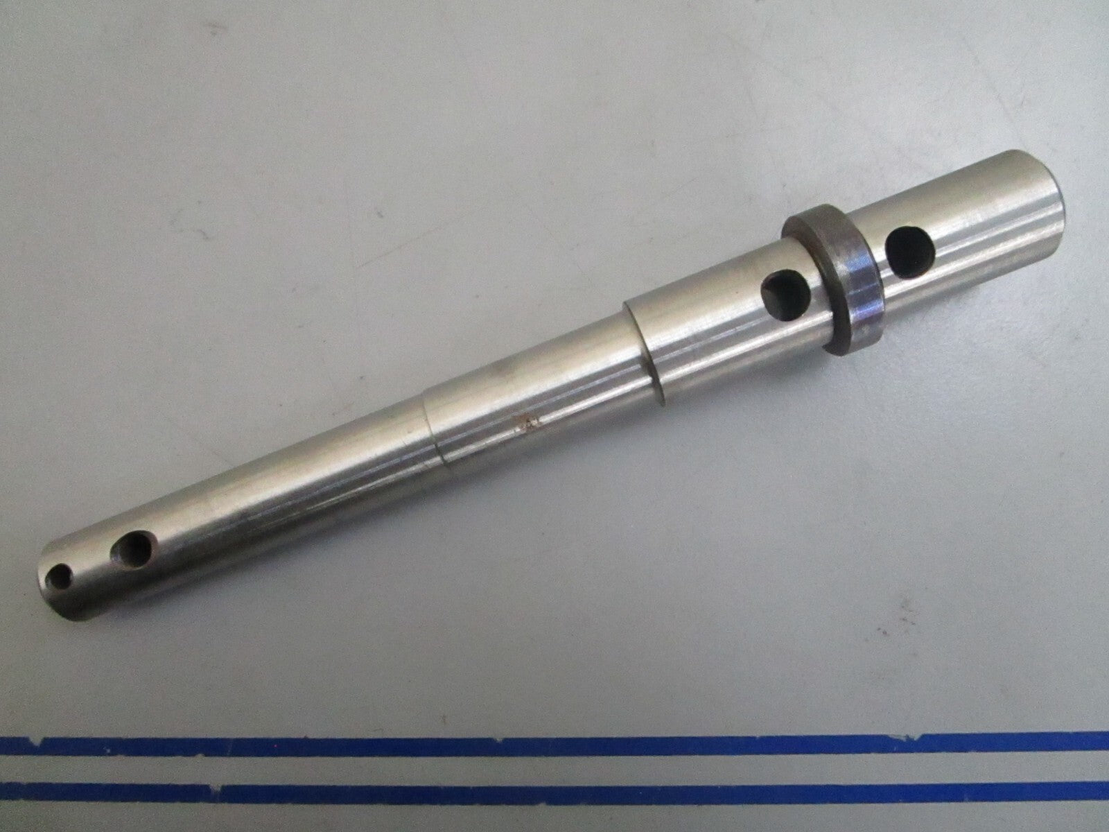 *NEW OEM* 0820 OMC Johnson Evinrude Prop Shaft 435407 0435407