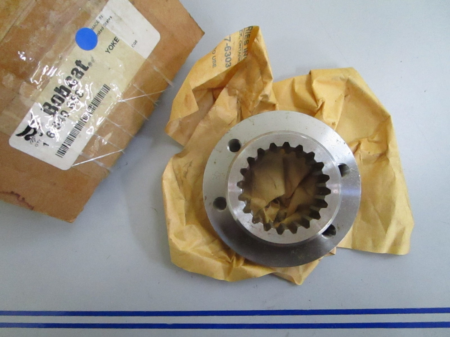 *NEW OEM* 0820 Bobcat Yoke 6540658
