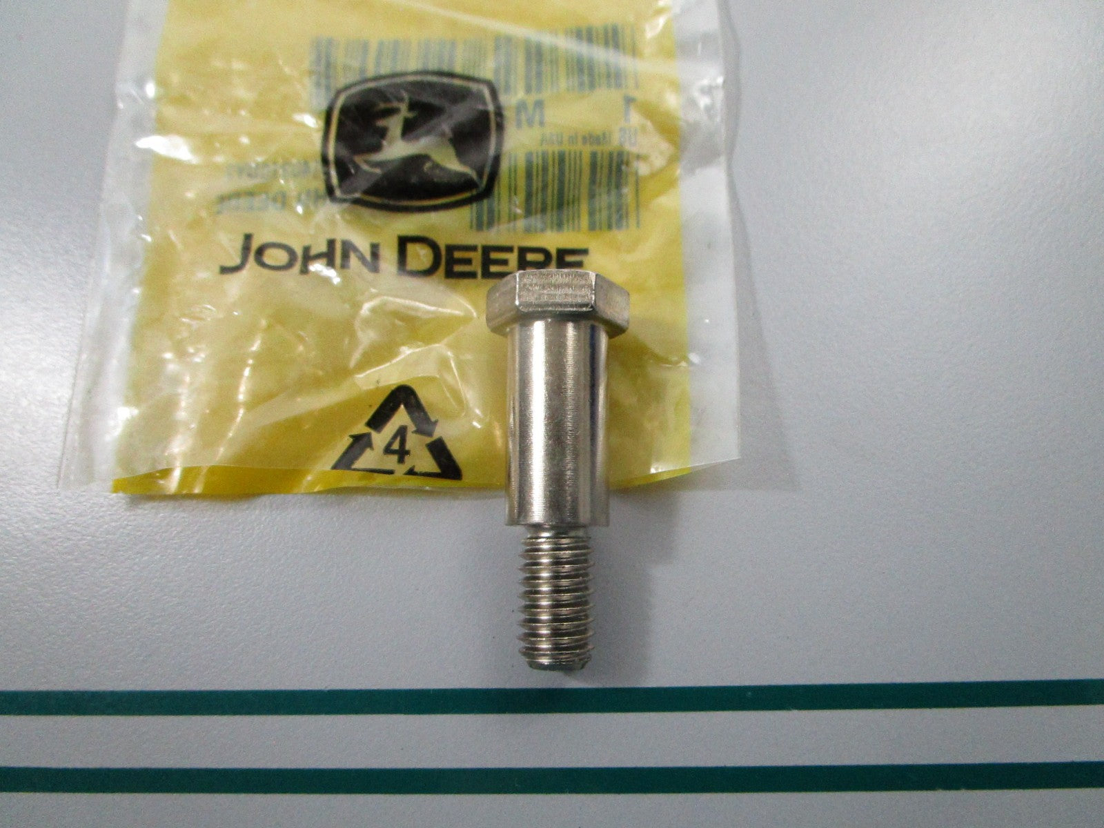 NEW OEM MT3016 John Deere Bolt 0810
