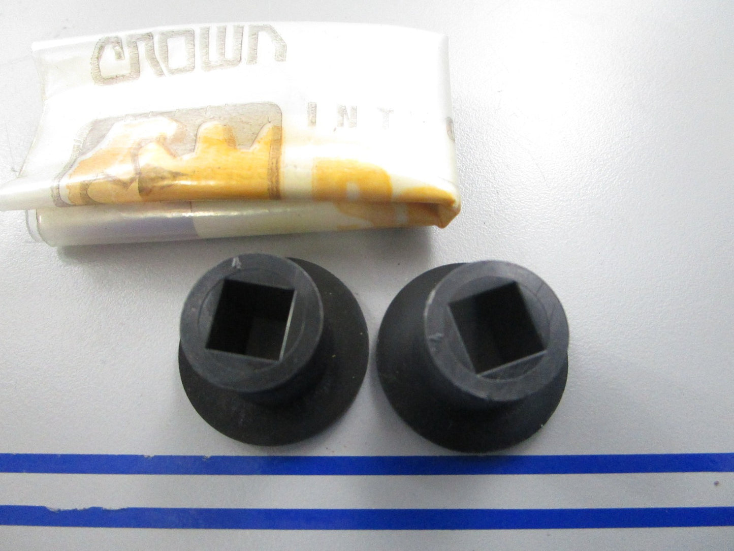 *NEW OEM* (LOT OF 2) 0810 Crown Bushing 089510