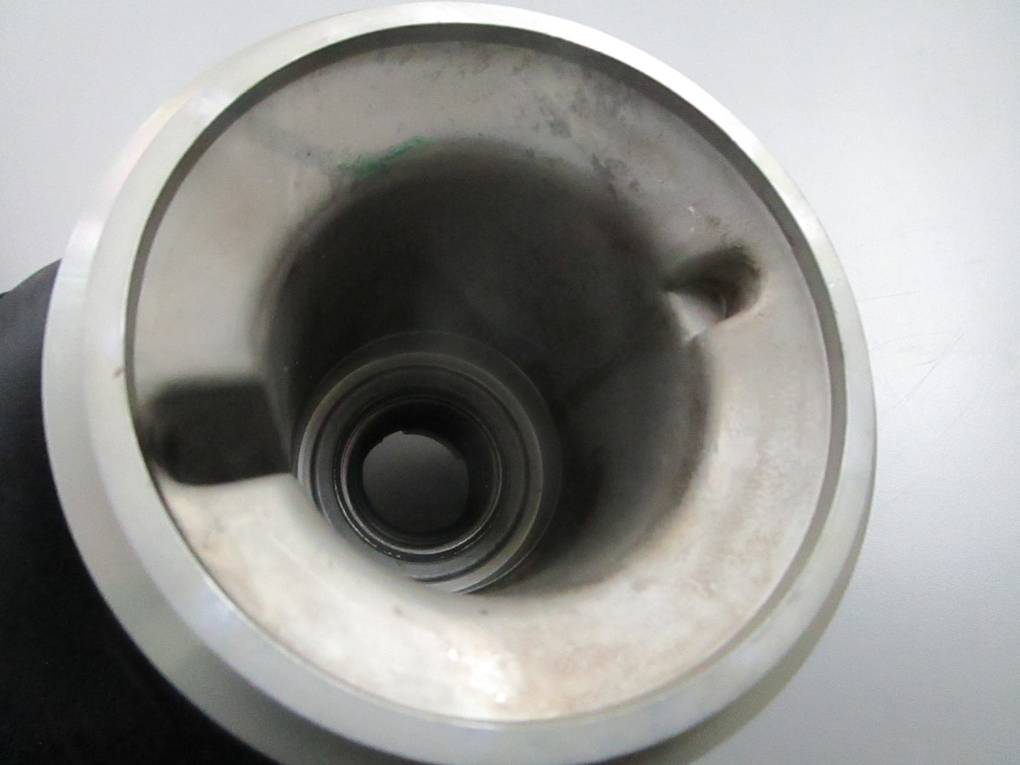 *NEW OEM* 0820 Mercury Quicksilver Bearing Carrier Assy 41641A6