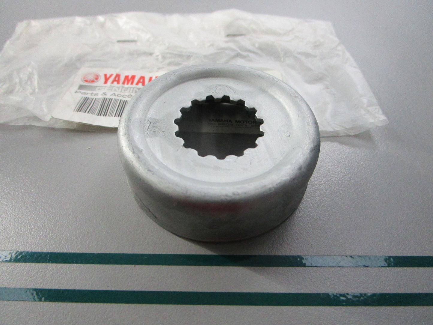 NEW OEM 67F-45997-00-00 Yamaha Propeller Spacer 0810