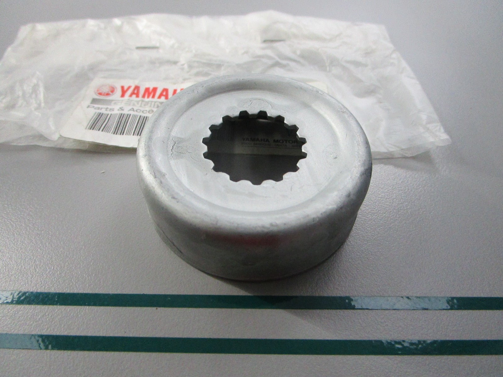 NEW OEM 67F-45997-00-00 Yamaha Propeller Spacer 0810