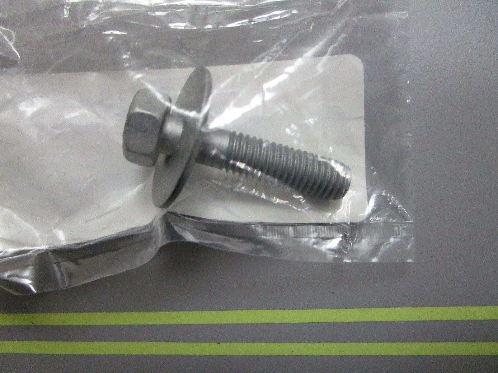 *NEW OEM* 0810 Yamaha Bolt w/ Washer 90119-08187-00