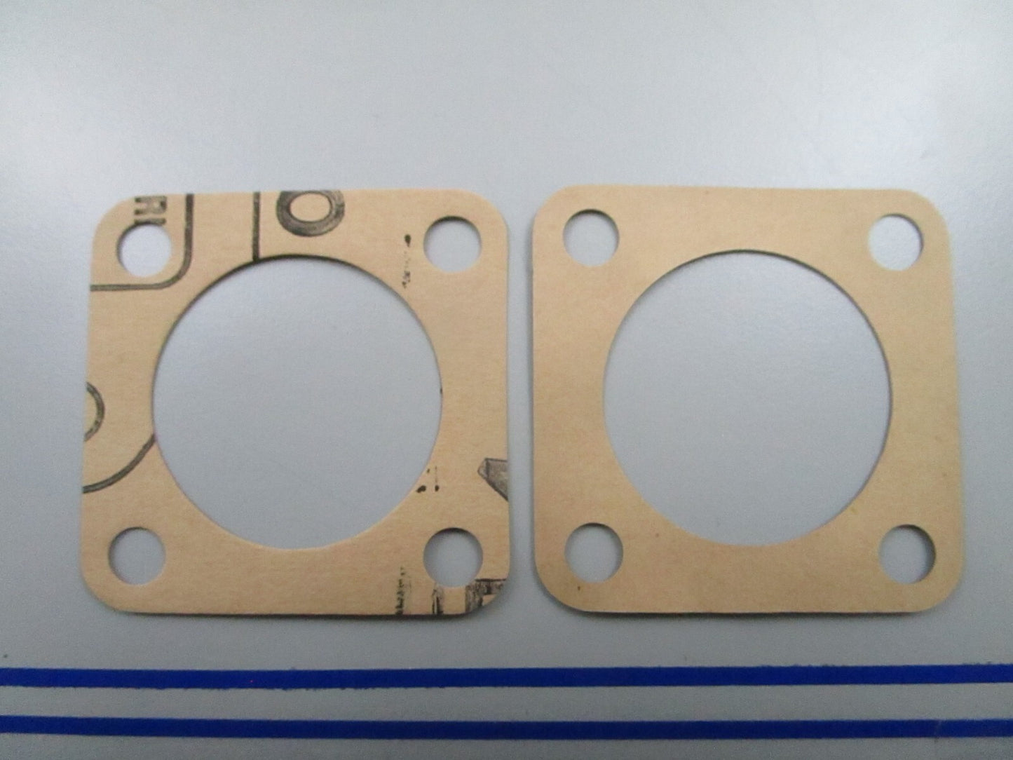 *NEW OEM* (LOT OF 2) 0810 Volvo Penta Gasket 824677