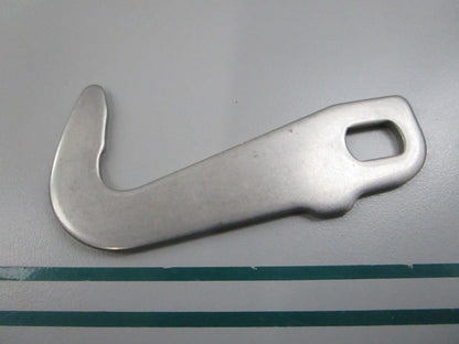 NEW OEM 3R3-67142-0 3R3671420 Tohatsu Cover Hook 0810