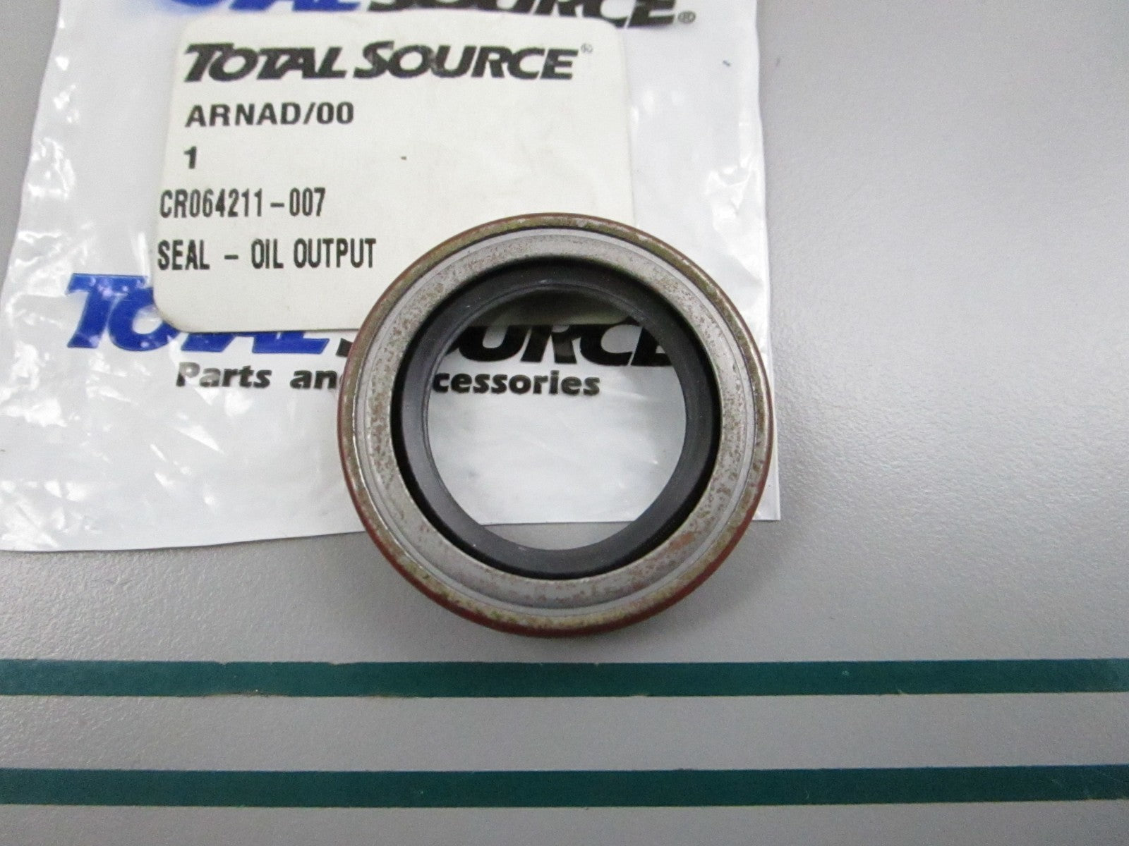 NEW CR064211-007 For: Crown Total Source Oil Output Seal 0810