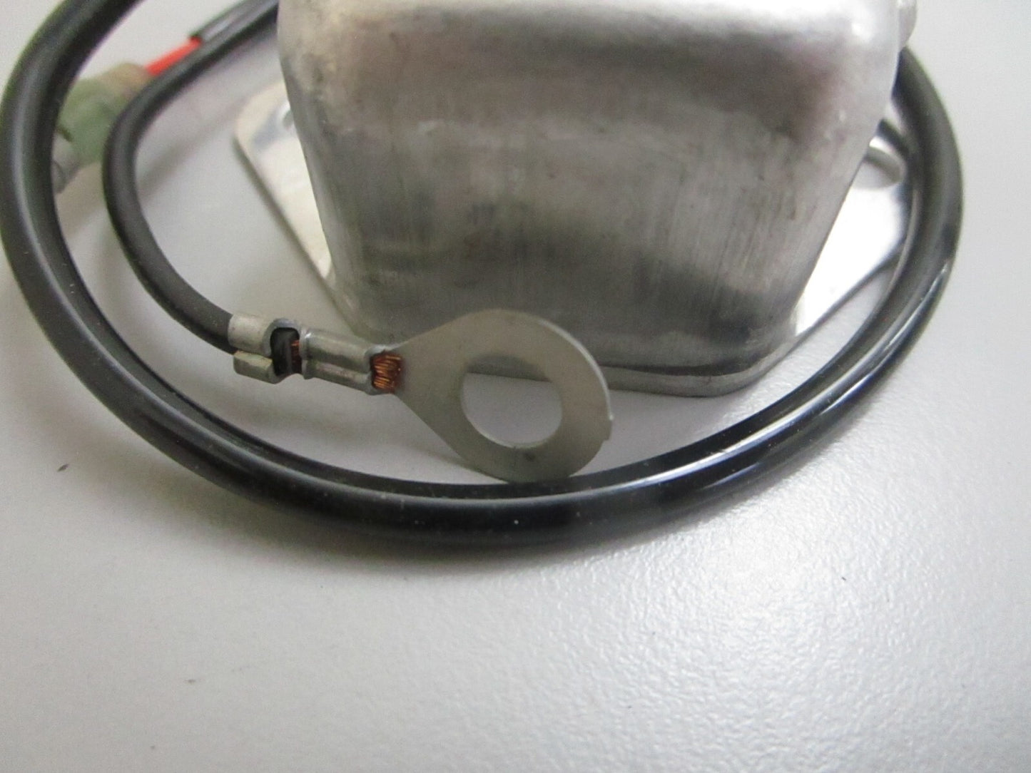 *NEW OEM* 0820 Suzuki Voltage Regulator 32500-95722