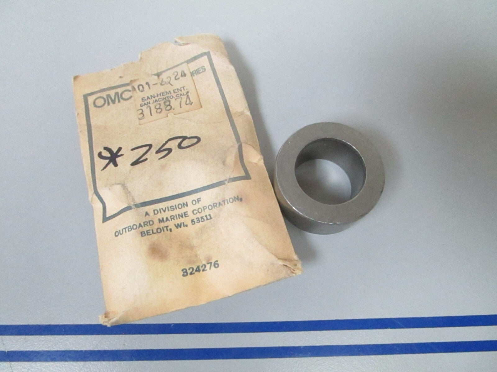 *NEW OEM* 0810 OMC Johnson Evinrude Sleeve 318874 0318874