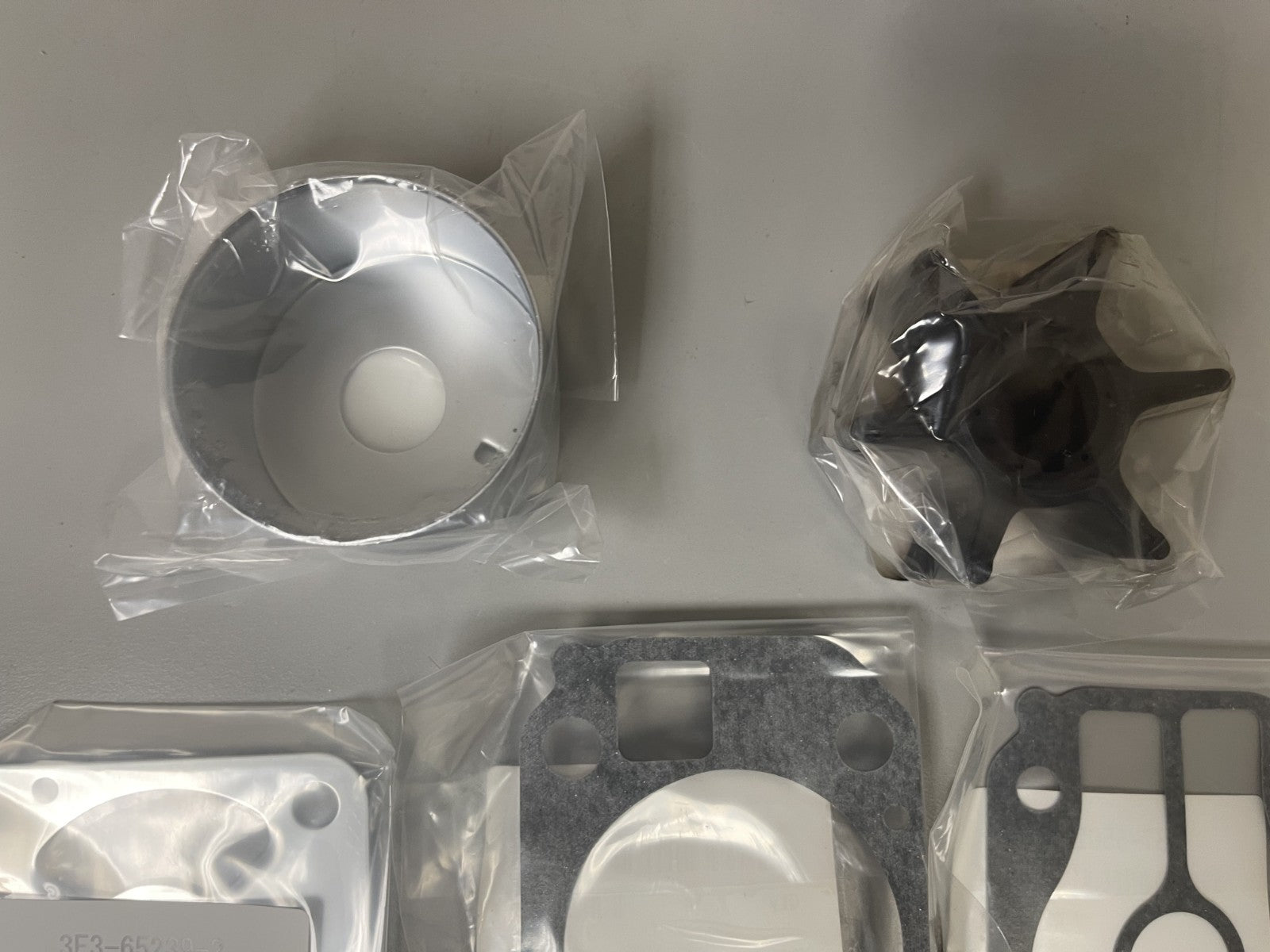 NEW OEM 3F3-65231-2 Nissan Tohatsu Water Pump Kit 0670