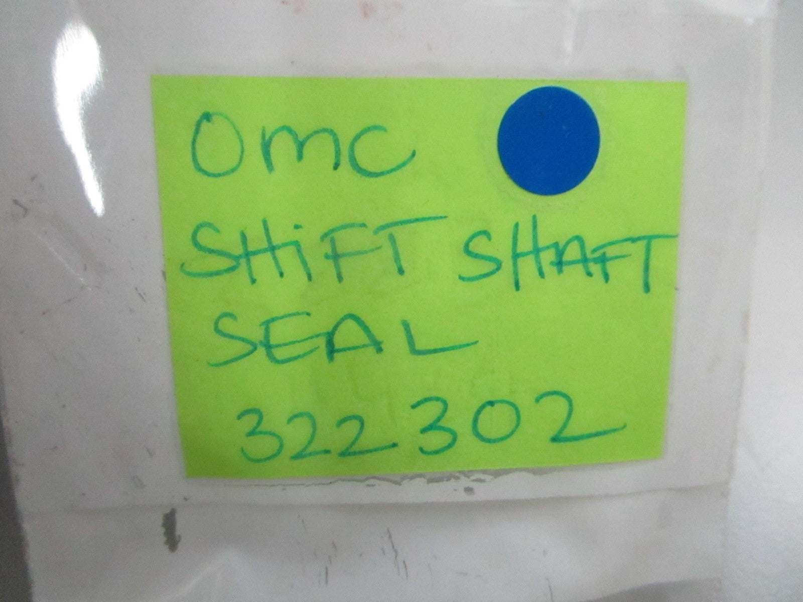 *NEW OEM* 0810 OMC Johnson Evinrude Shift Shaft Seal 322302 0322302