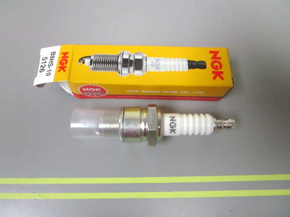*NEW* 0750 NGK   SPARK PLUG B8HS-10