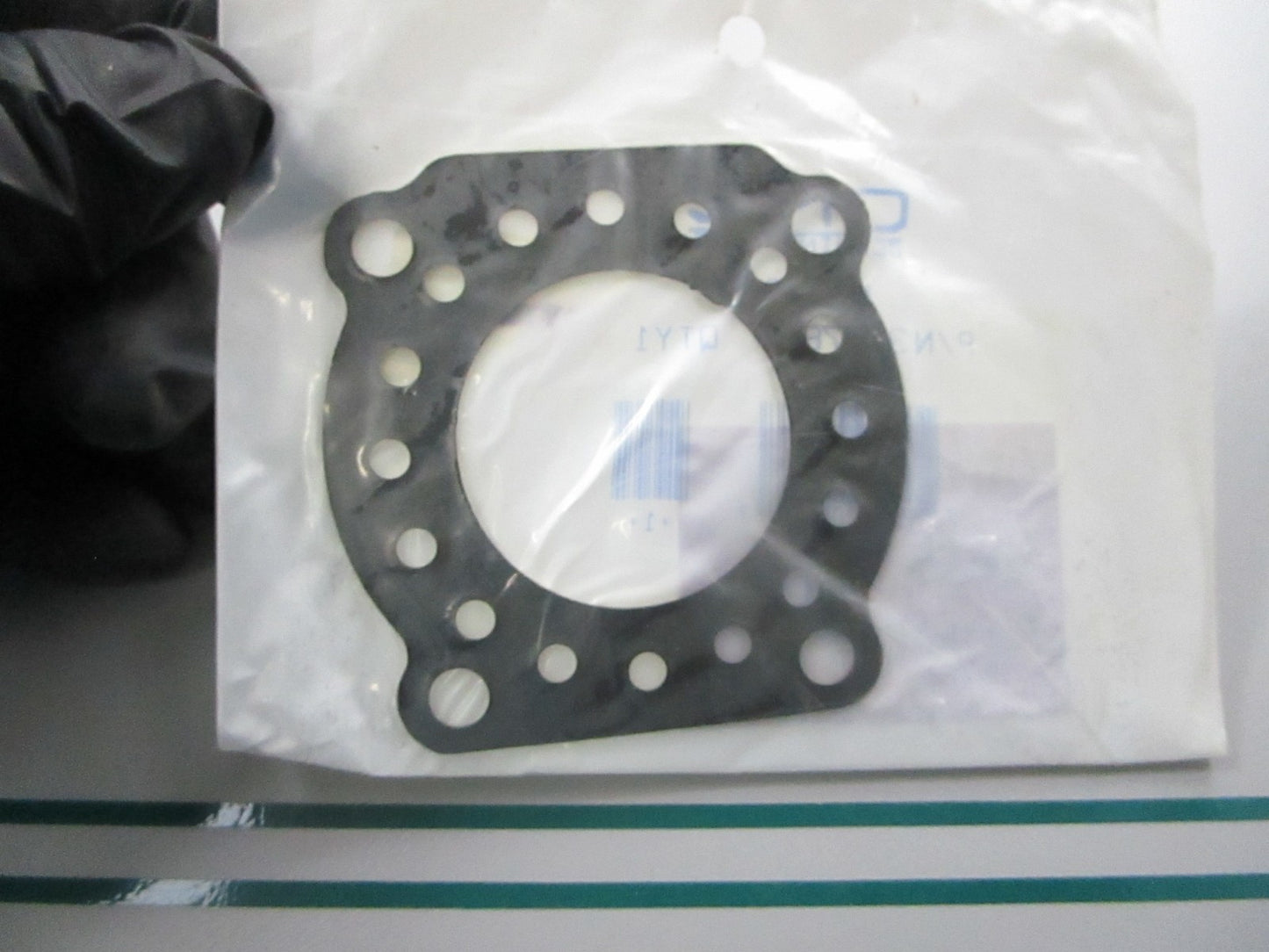 NEW OEM 313782 0313782 OMC Johnson Evinrude Gasket 0810