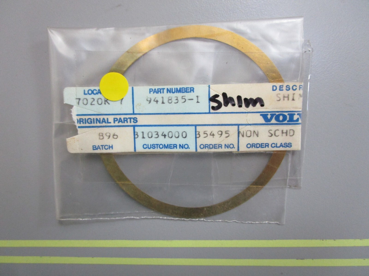*NEW OEM* 0810 Volvo Penta Shim 941835-1