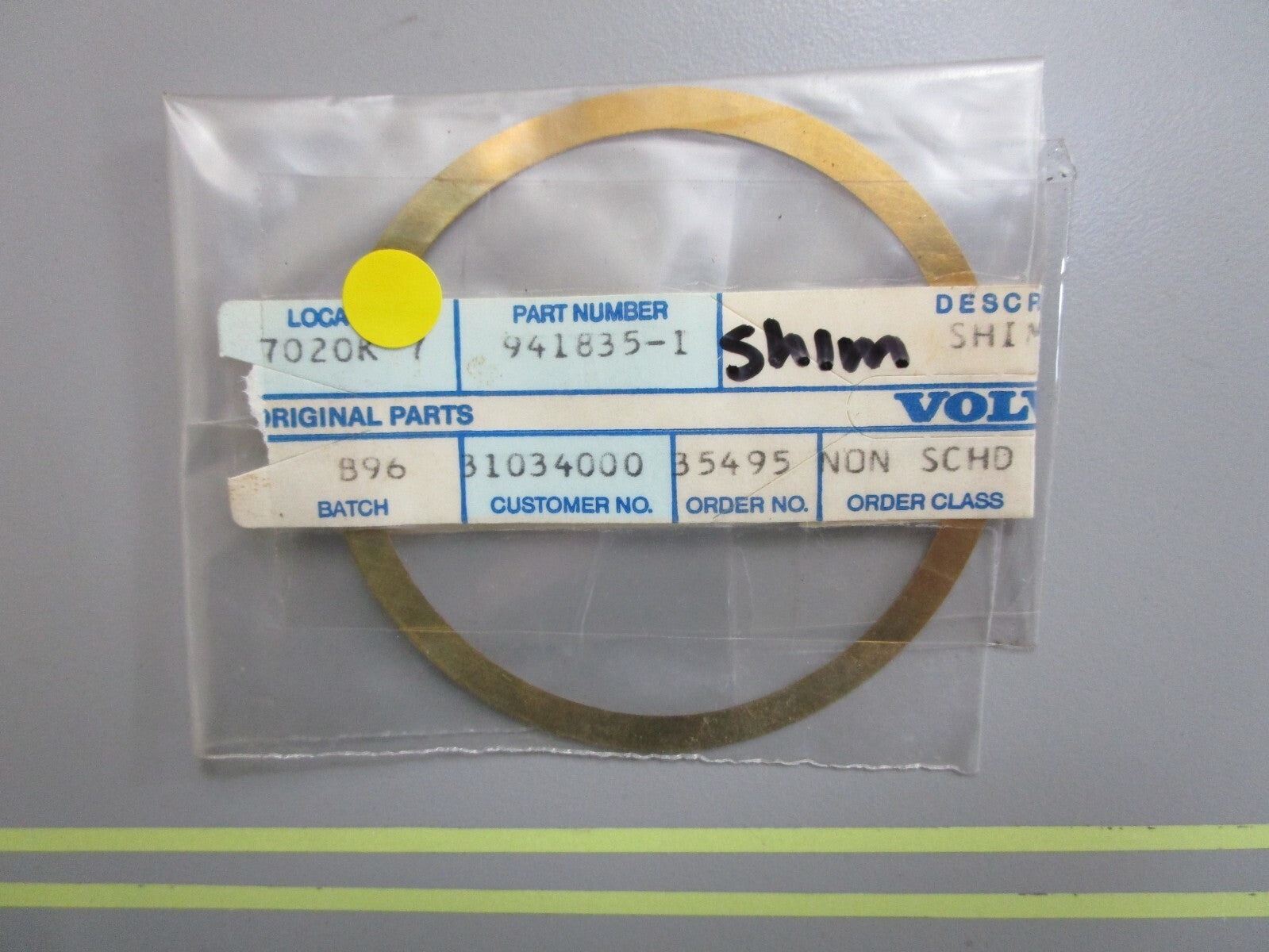 *NEW OEM* 0810 Volvo Penta Shim 941835-1