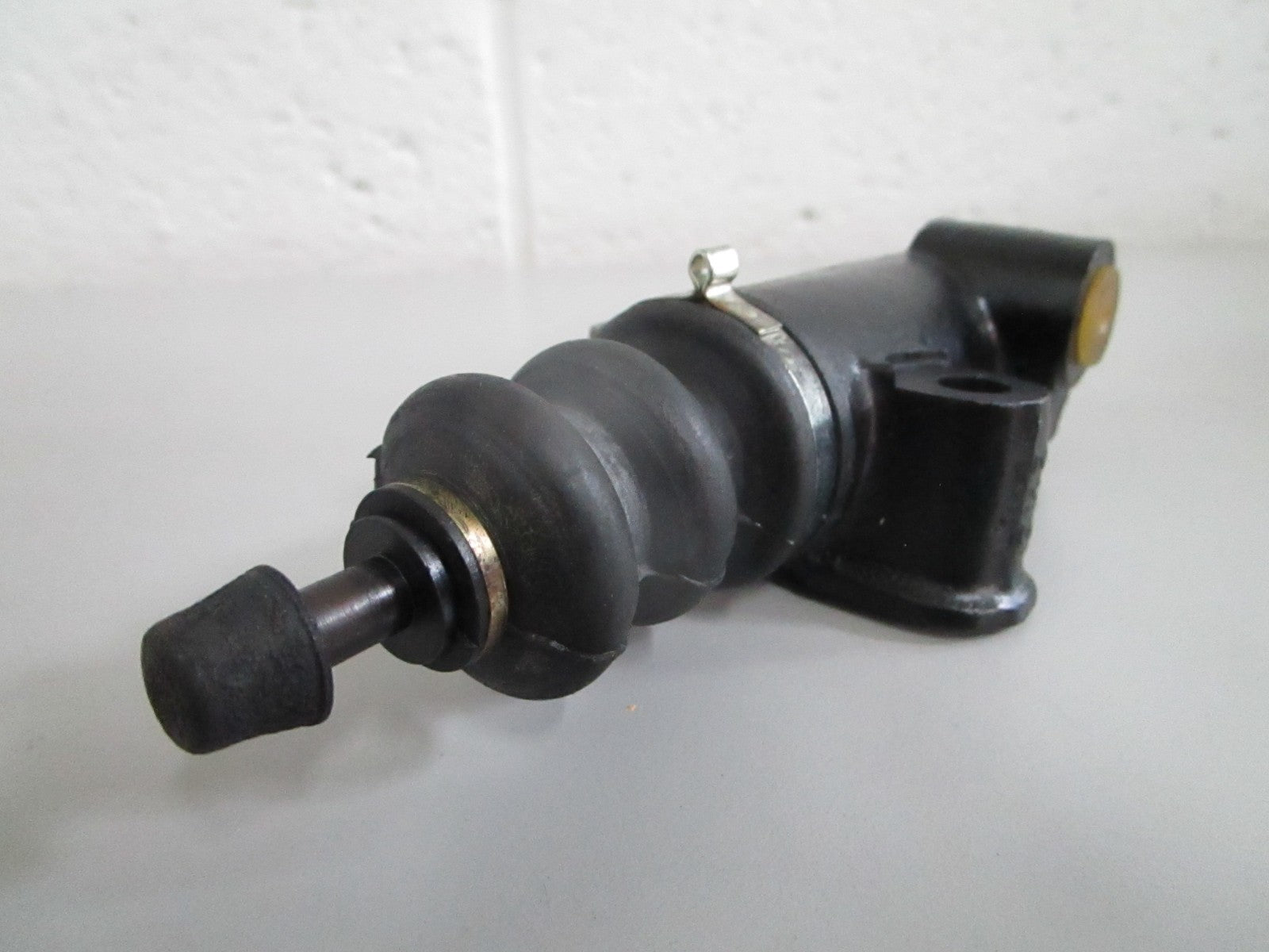 NEW OEM 0002954207 Mercedes-Benz Slave Cylinder 0820
