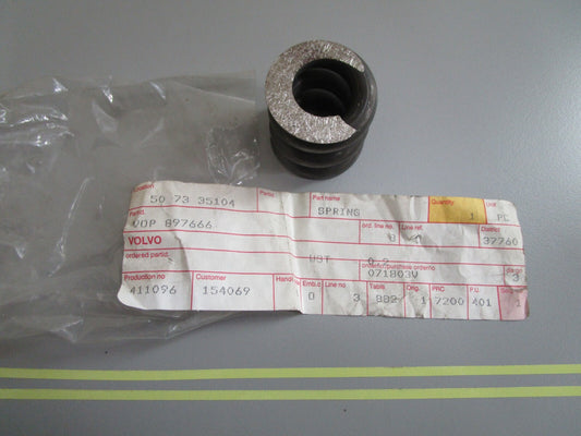 *NEW OEM* 0810 Volvo Penta Spring 897666