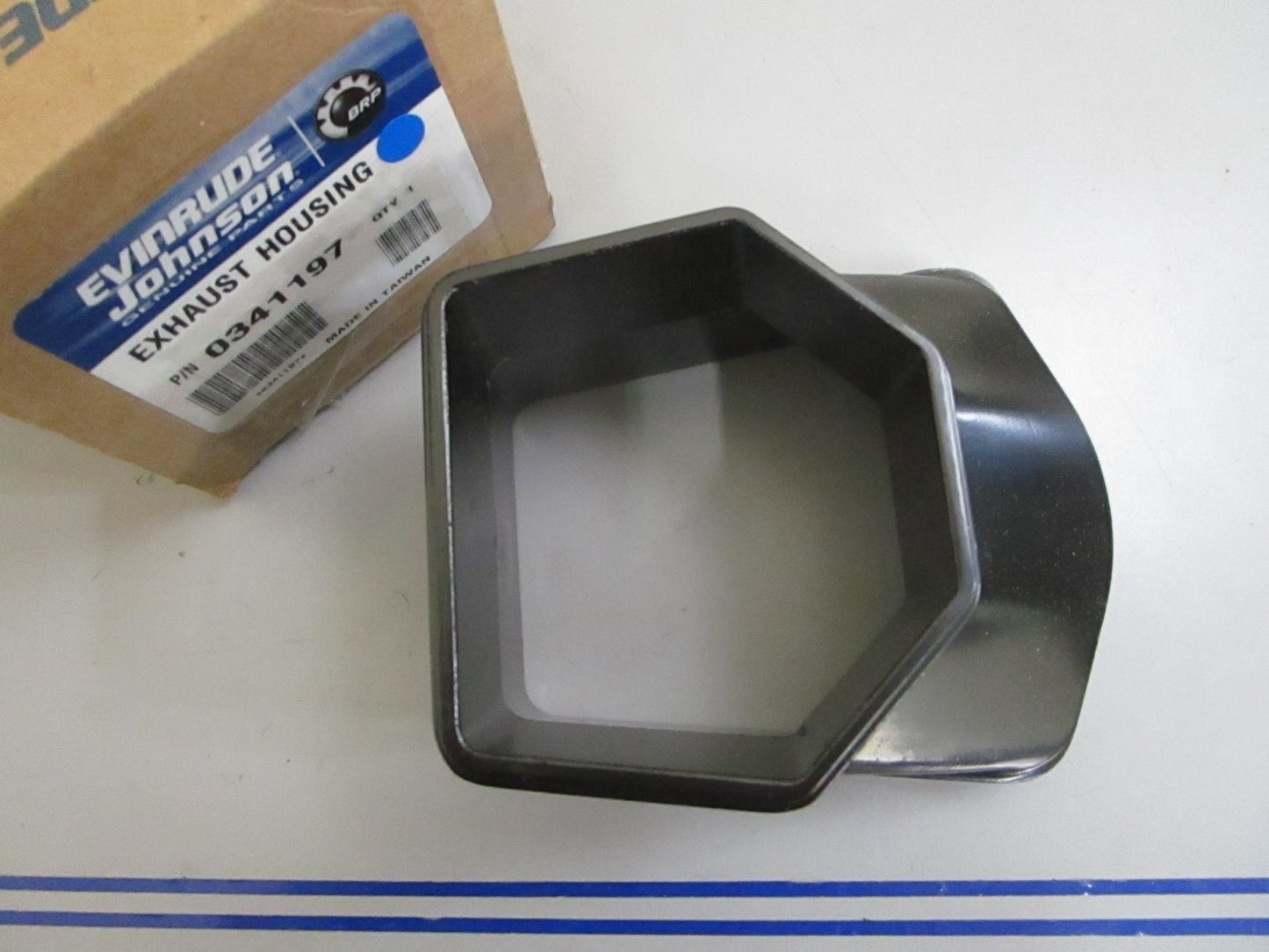 *NEW OEM* 0820 OMC Johnson Evinrude Exhaust Housing 341197 0341197