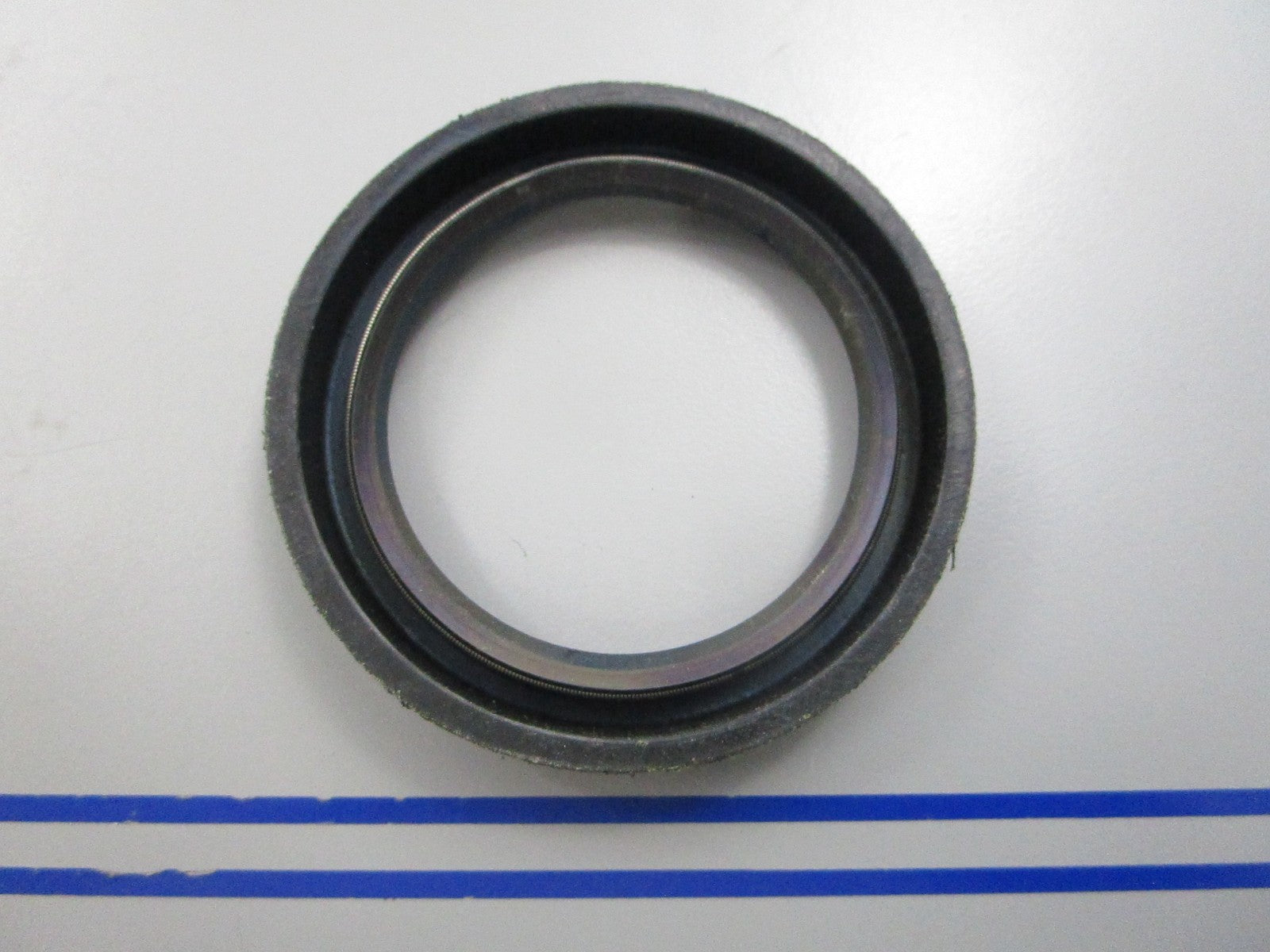 NEW OEM 908319 0908319 OMC Johnson Evinrude Seal 0810
