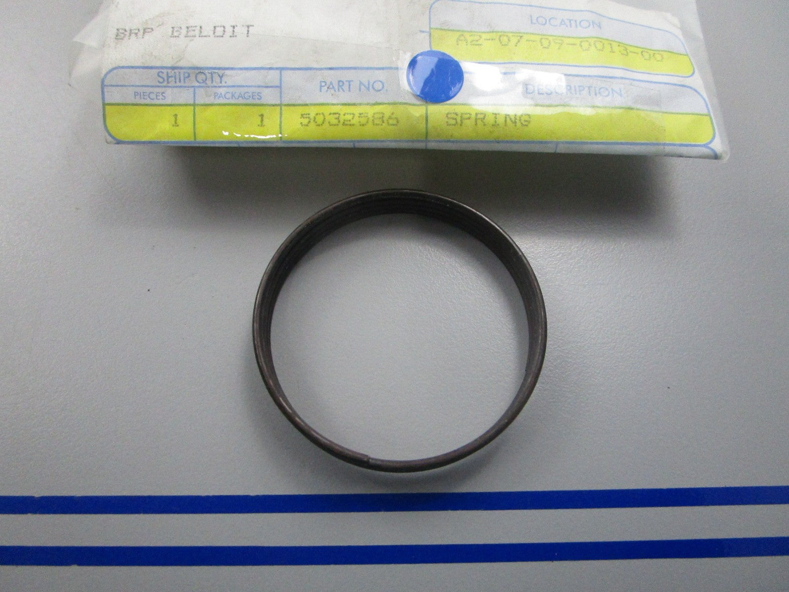 NEW OEM 5032586 OMC Johnson Evinrude Spring 0810