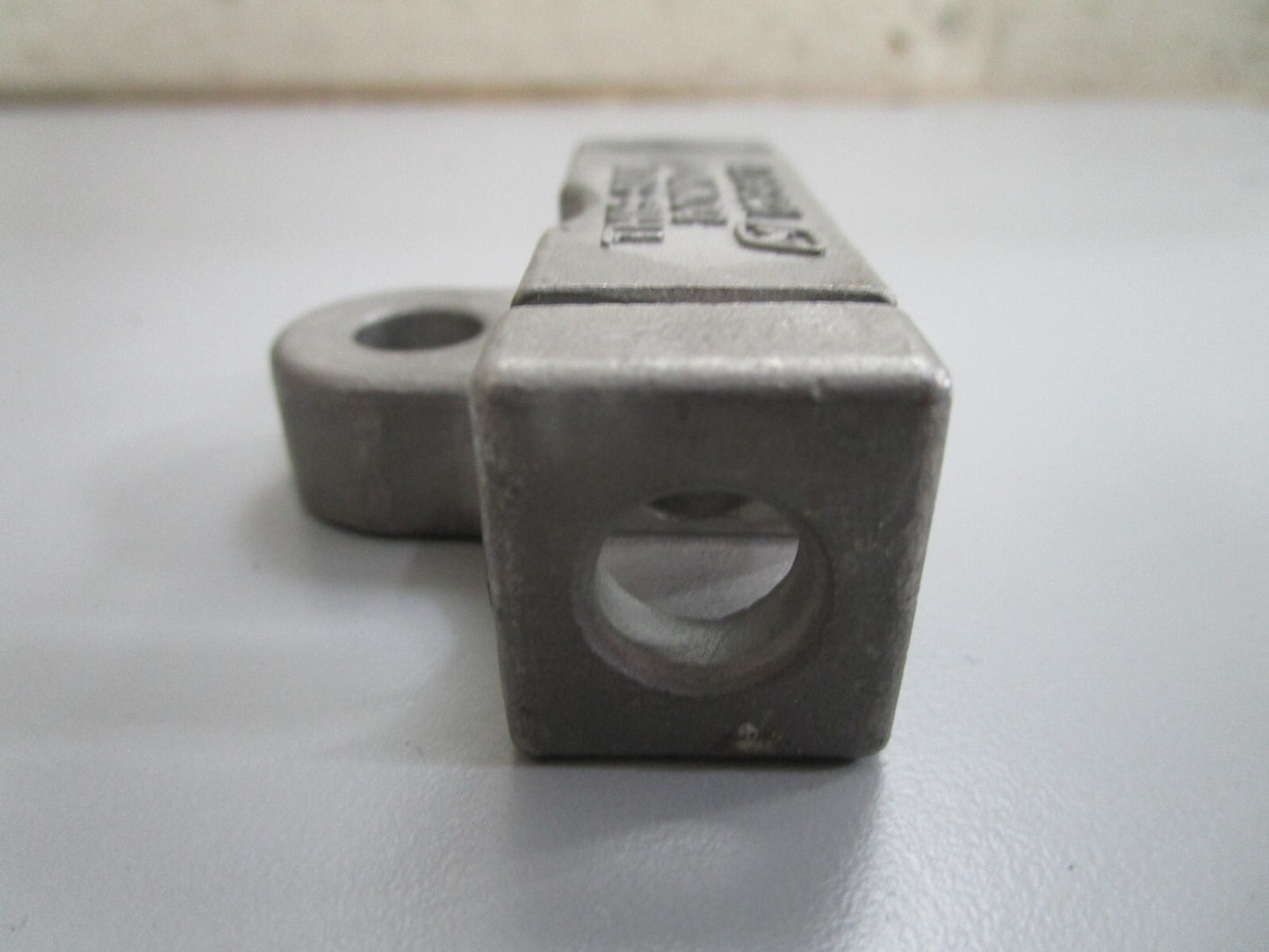 *NEW OEM* 0810 OMC Johnson Evinrude Connector 123607 0123607