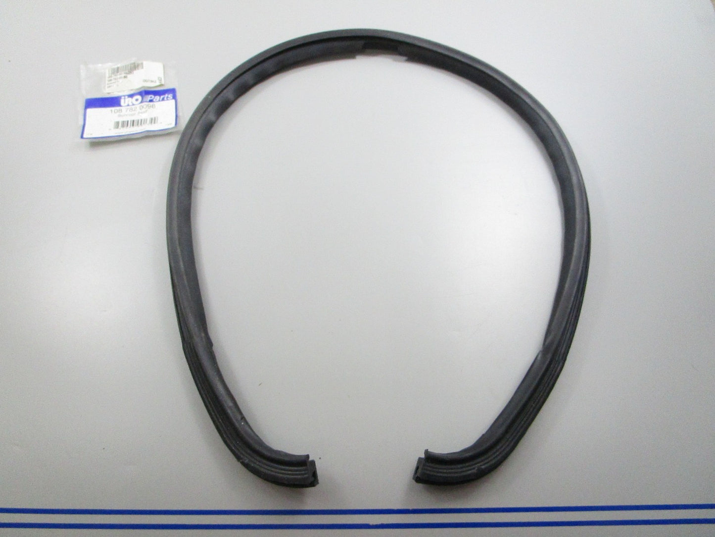 *NEW* 0810 URO Sunroof Seal 1087820098