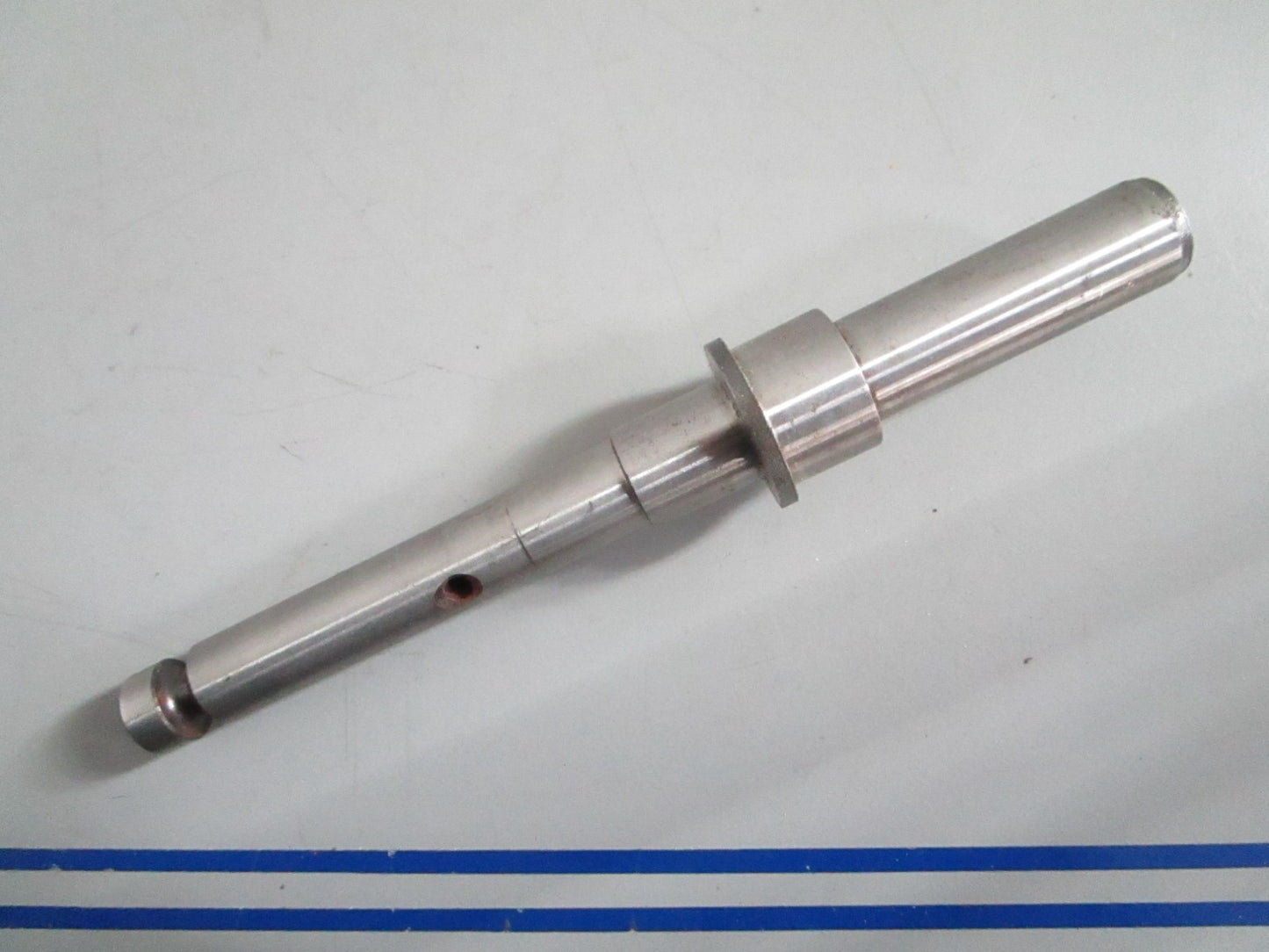 NEW OEM 398315 0398315 OMC Johnson Evinrude Propeller Shaft 0820
