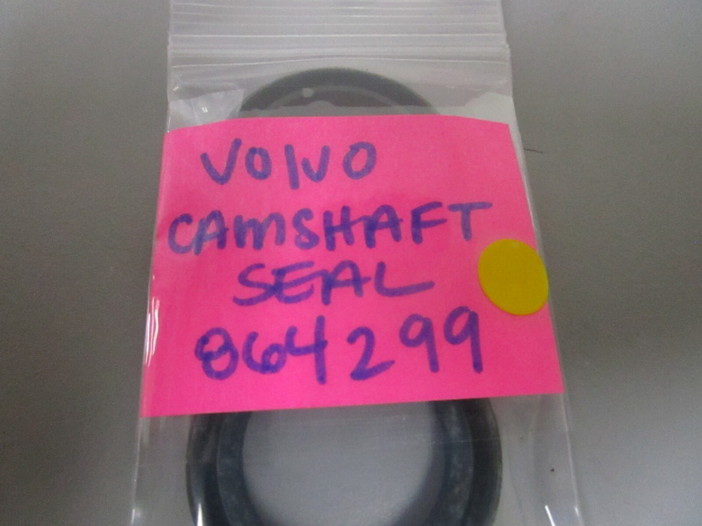 *NEW OEM* 0810 Volvo Penta Camshaft Seal 864299