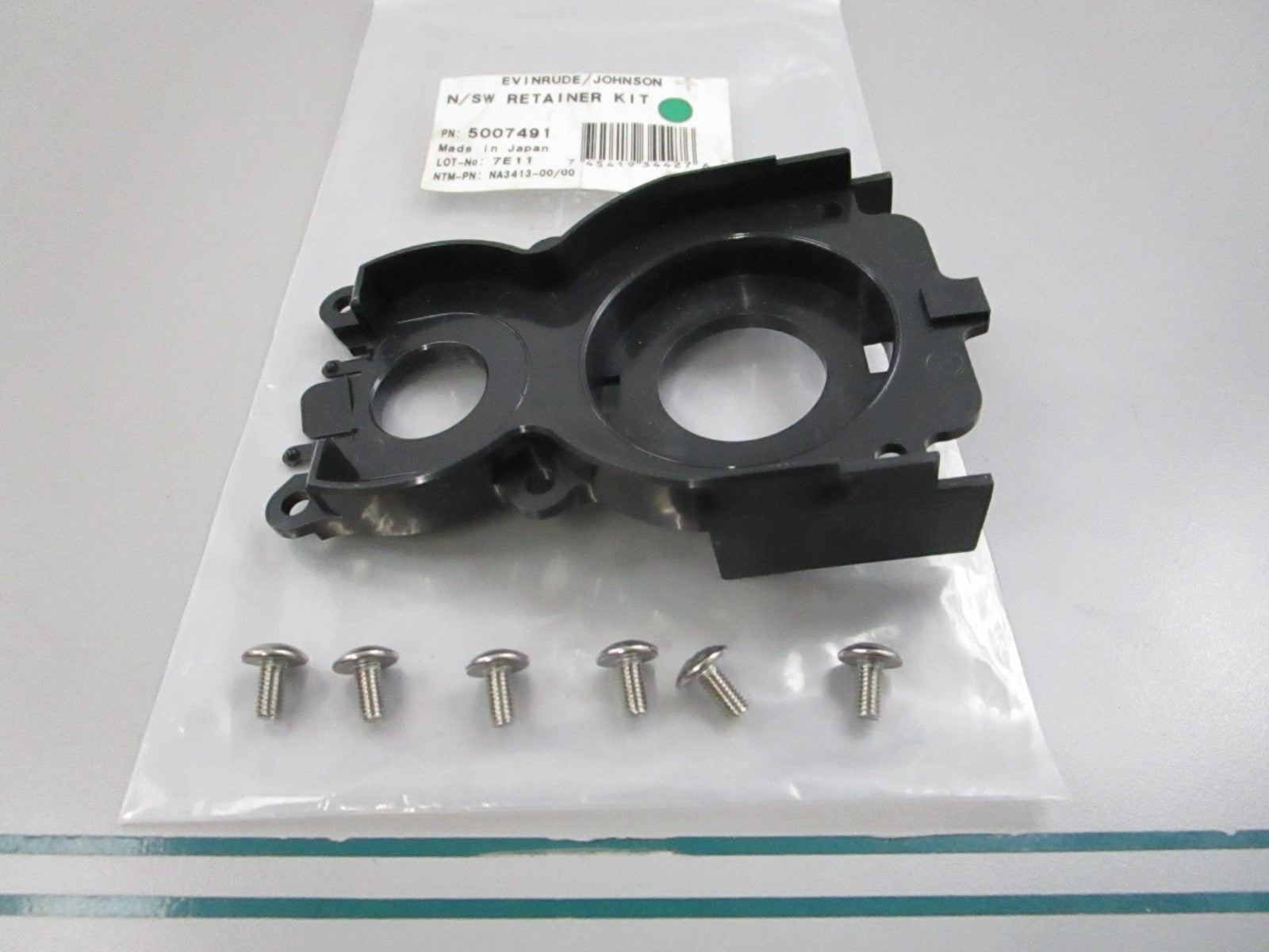 NEW OEM 5007491 OMC Johnson Evinrude Retainer Kit 0810