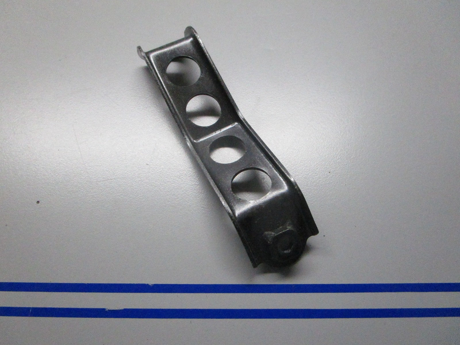 *NEW OEM* 0810 Yamaha Bracket 1WG-2836A-00-00