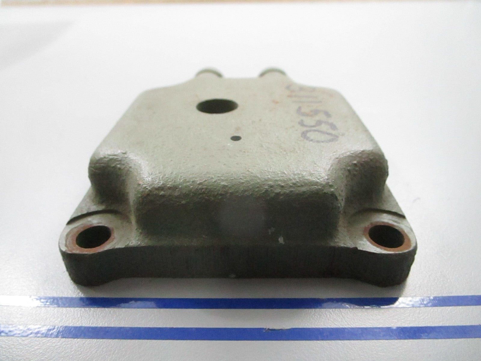 *NEW OEM* 0810 OMC Johnson Evinrude Manifold Cap 311550 0311550