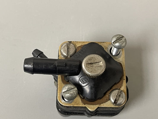 NEW OEM 386979 Johnson Evinrude Fuel Pump 0670
