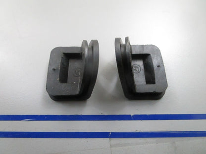 *NEW OEM* (LOT OF 2) 0810 OMC Johnson Evinrude Grommet 331584 0331584