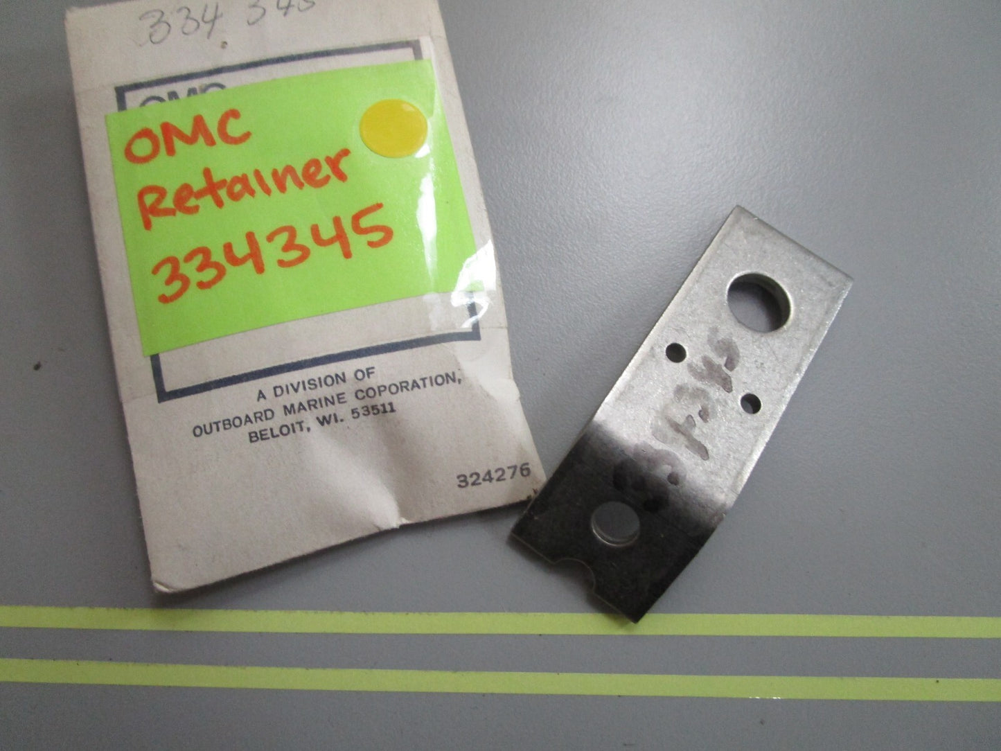 *NEW OEM* 0810 OMC Johnson Evinrude Retainer 334345 0334345