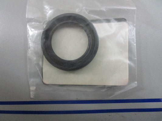 *NEW OEM* 0770 OMC Johnson Evinrude Oil Seal 5030547 05030547