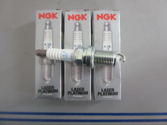 *NEW OEM* (LOT OF 3) 0820 NGK Spark Plug PZFR5F-11