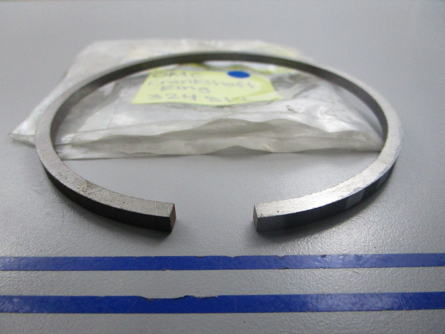 NEW OEM 324817 0324817 OMC Johnson Evinrude Crankshaft Ring 0810
