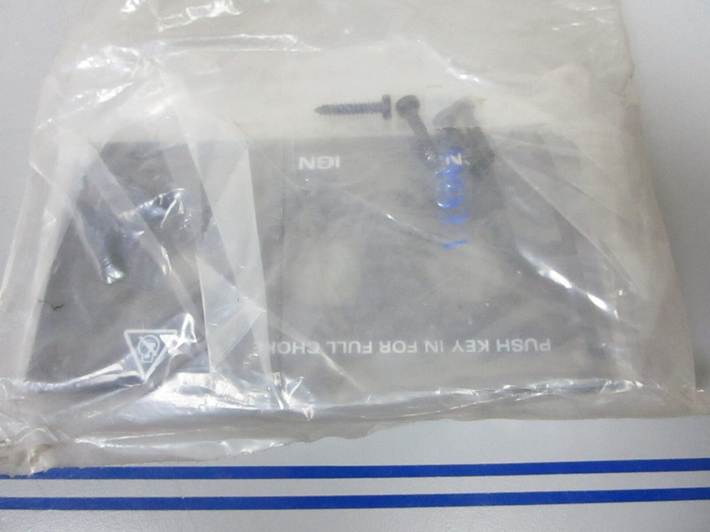 *NEW OEM* 0810 OMC Johnson Evinrude Bezel Kit 174693 0174693