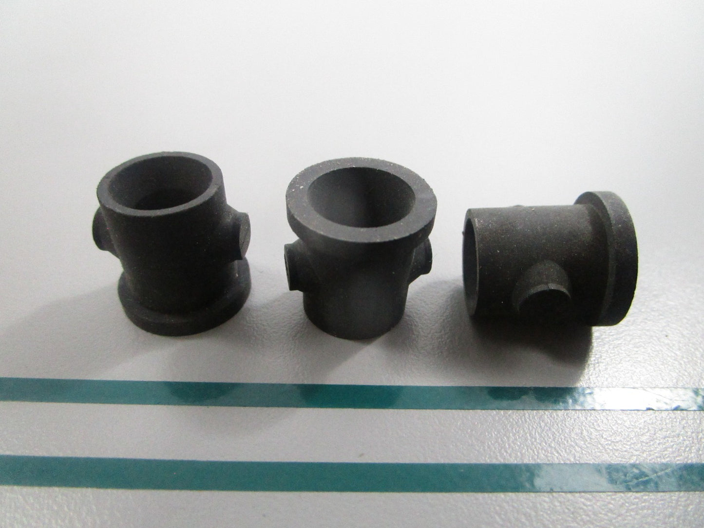 NEW OEM (LOT OF 3) 302497 0302497 OMC Johnson Evinrude Grommet 0810