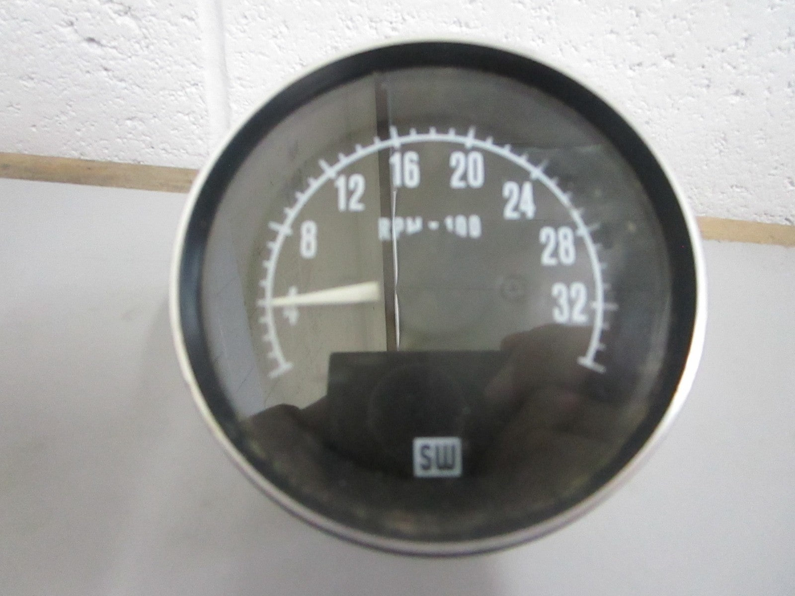 NEW OEM 551AHK-D Stewart-Warner Tachometer 0820