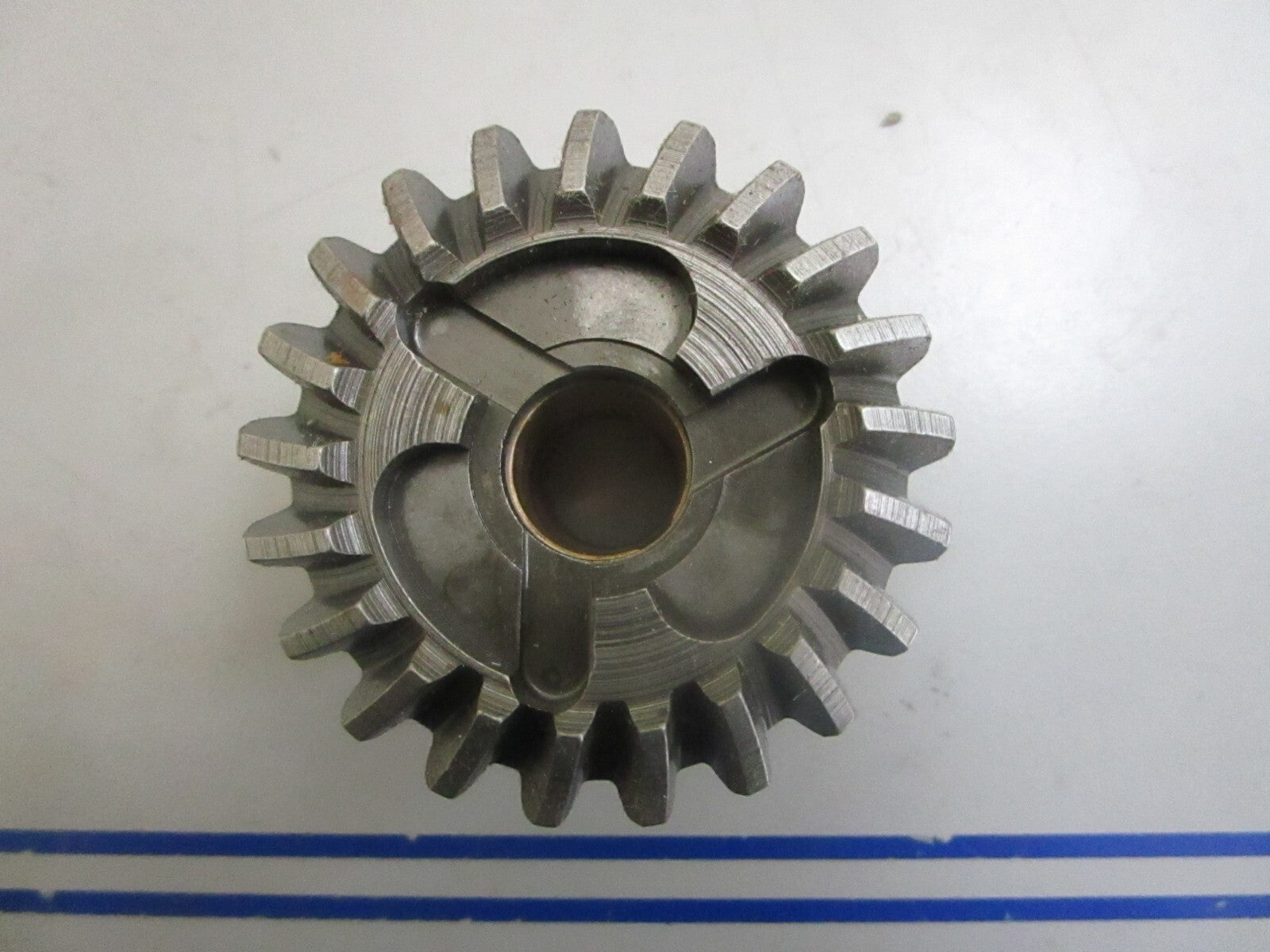 *NEW OEM* 0820 OMC Johnson Evinrude 21T Forward Gear 390295 0390295