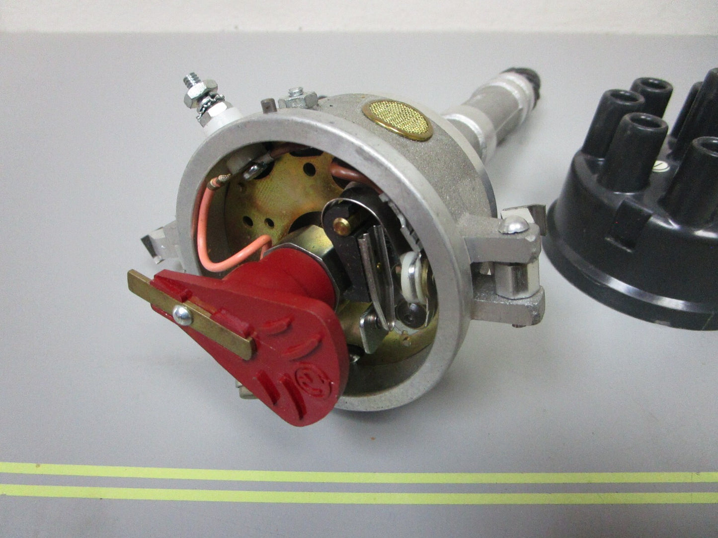 *NEW OEM* 0720 OMC Johnson Evinrude Distributor 985560 0985560