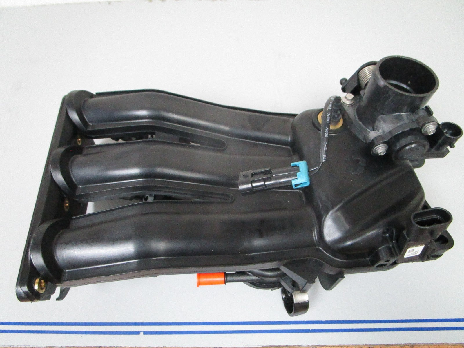*NEW OEM* 0820 Mercury Quicksilver 3Cyl. Intake Manifold Assy 878139A07