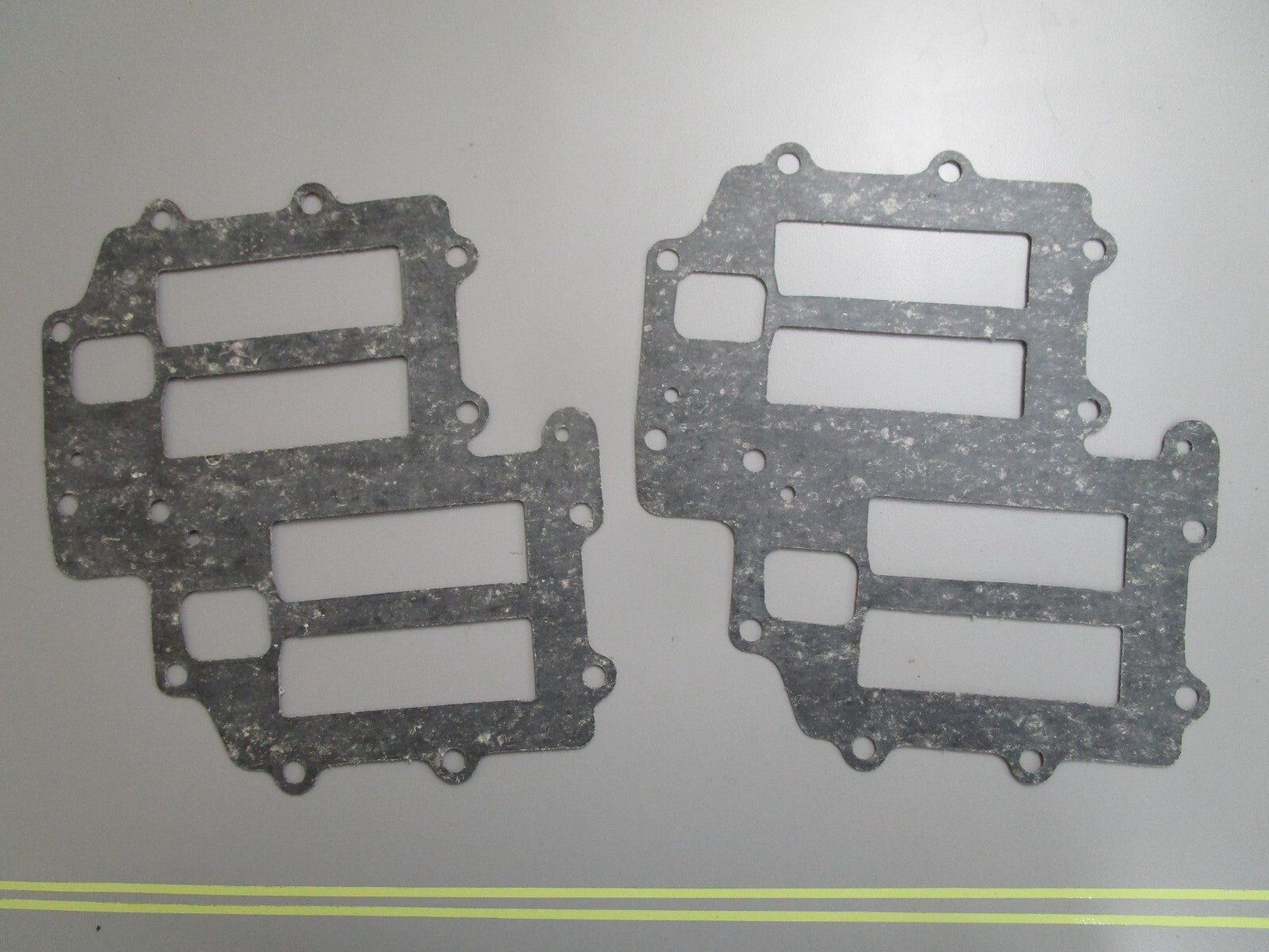 *NEW OEM* (LOT OF 2) 0810 OMC Johnson Evinrude Gasket 312229 0312229