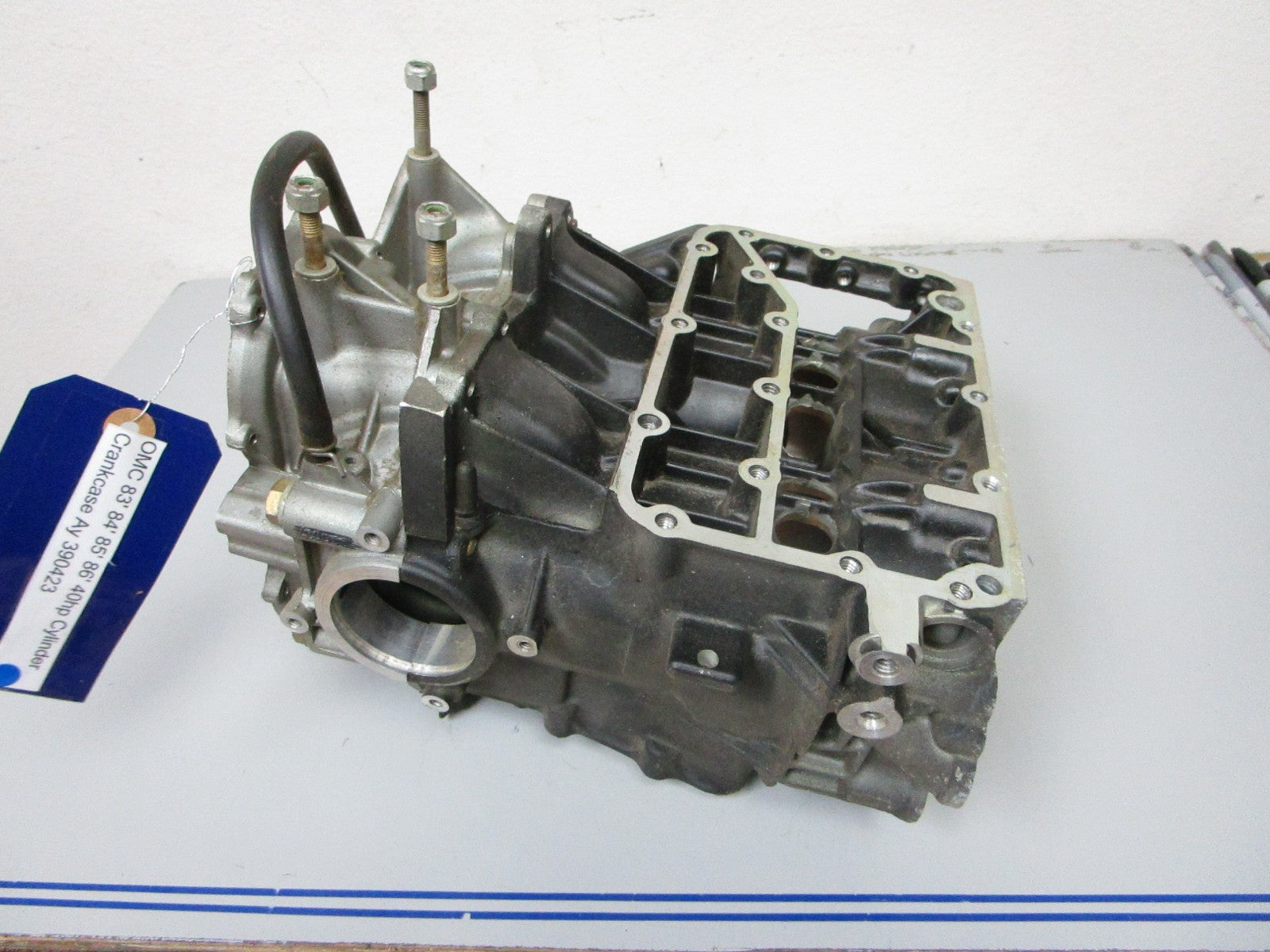 *NEW OEM* 0720 OMC Johnson Evinrude 83' 84' 85' 86' 40hp Cylinder Crankcase