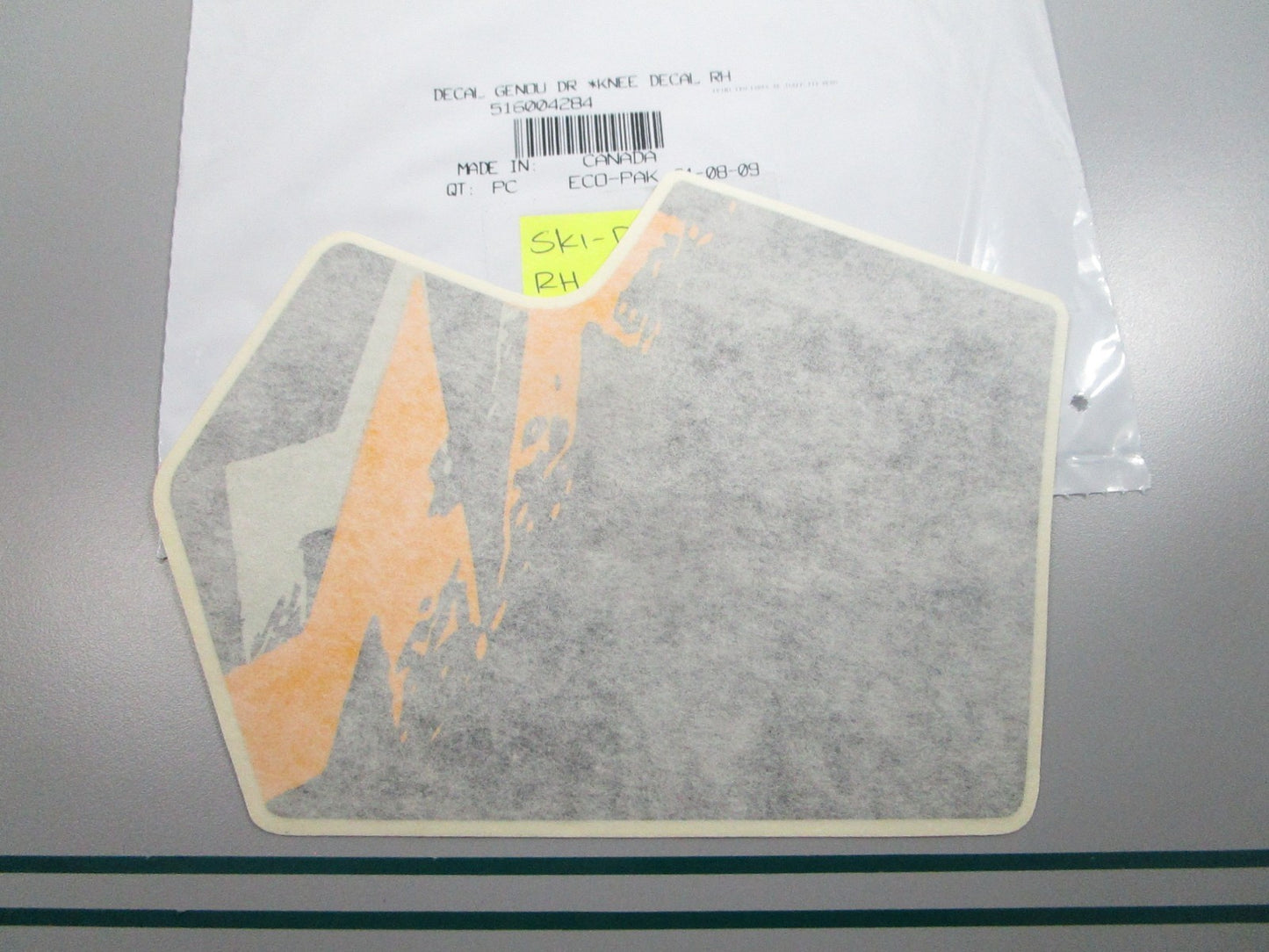 NEW 516004284 Ski-Doo RH Knee Decal 0810