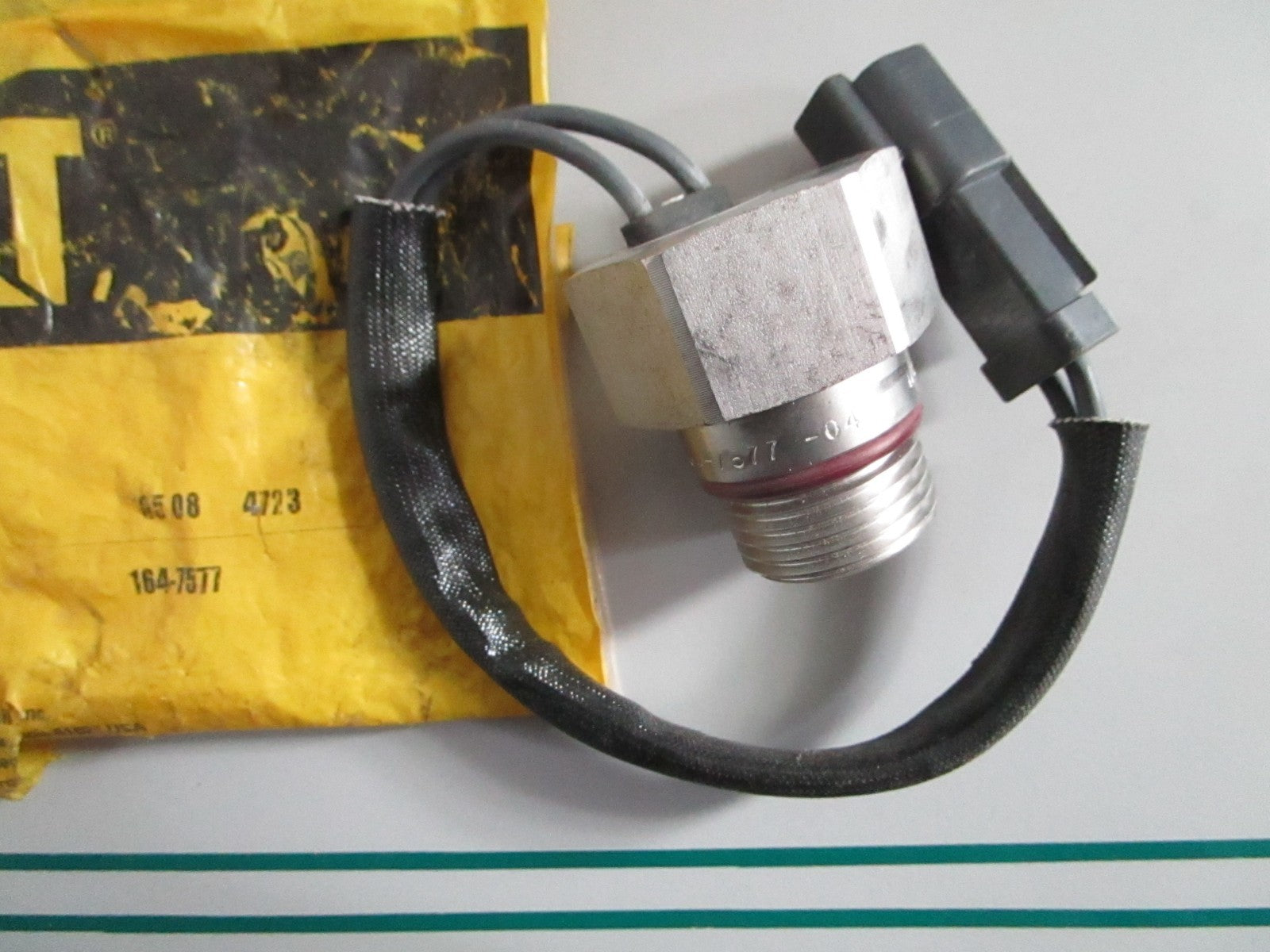 NEW OEM 164-7577 CAT Pressure Switch 0820