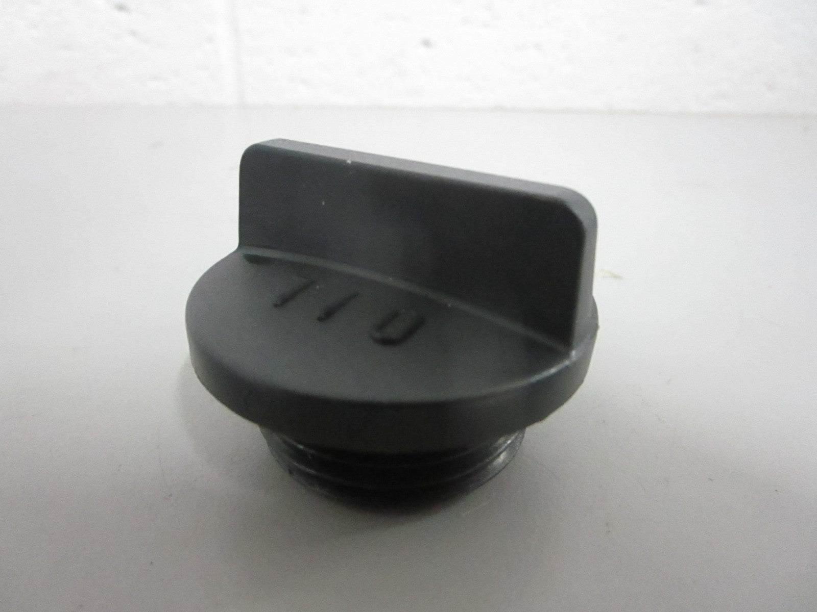 *NEW OEM* 0820 Volvo Penta Cover 840559