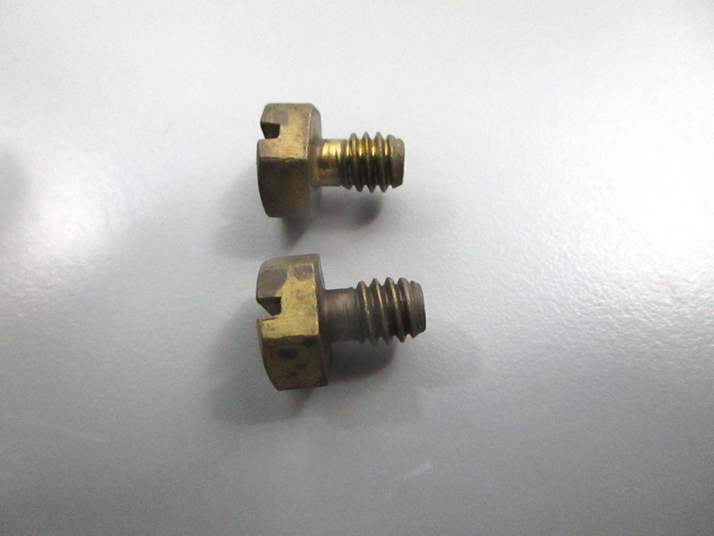 *NEW OEM* (LOT OF 2) 0810 OMC Johnson Evinrude Screw 344126 0344126