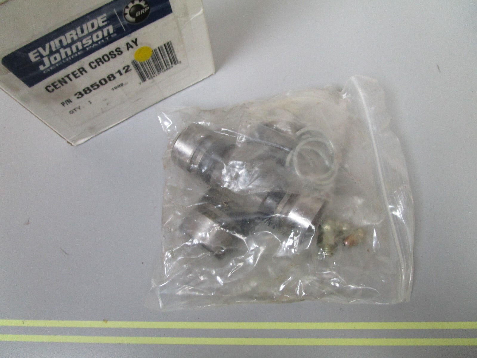 *NEW OEM* 0720 OMC Johnson Evinrude Center Cross Assembly 3850812